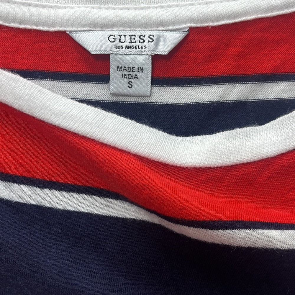 Guess Tee - Picture 2 of 2